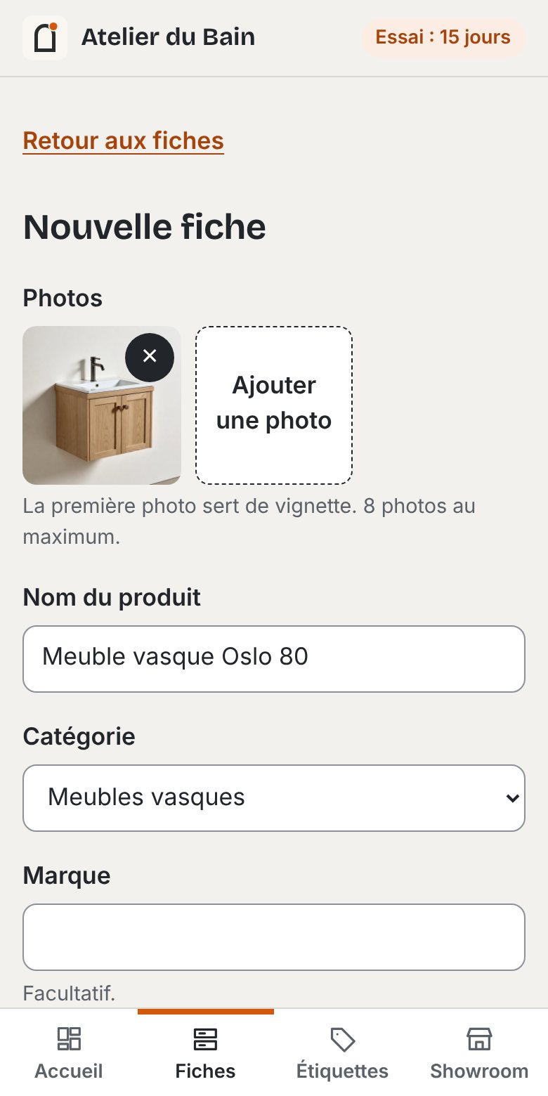 L'écran Nouvelle fiche dans Exposéo : une photo du meuble, son nom et sa catégorie.